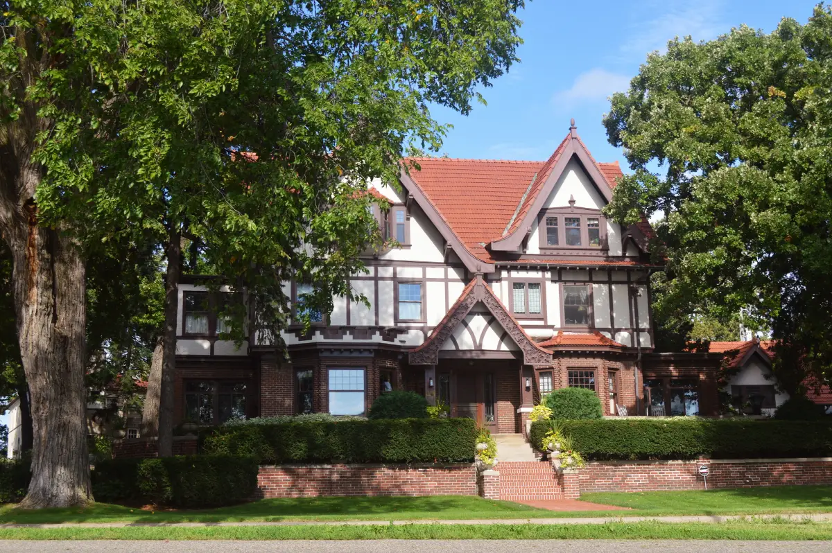 Why Your Corpus Christi Rental Draws Attention but Still Misses Qualified Tenants
